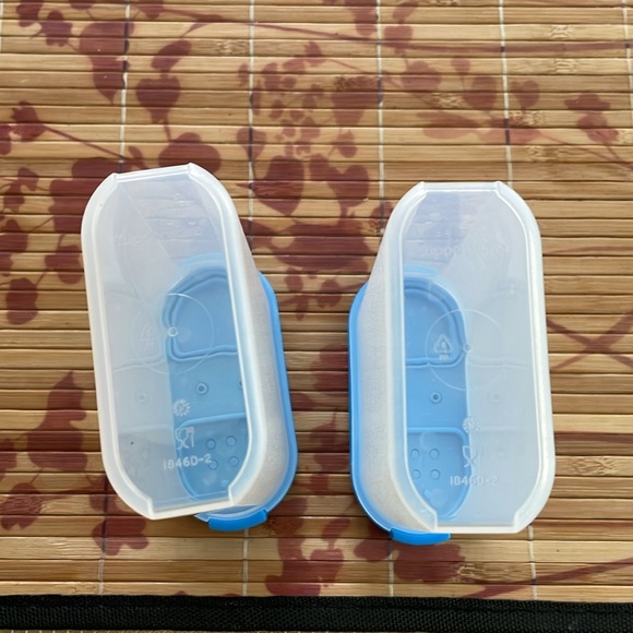 Tupperware seasoning containers . - Picture 6 of 8